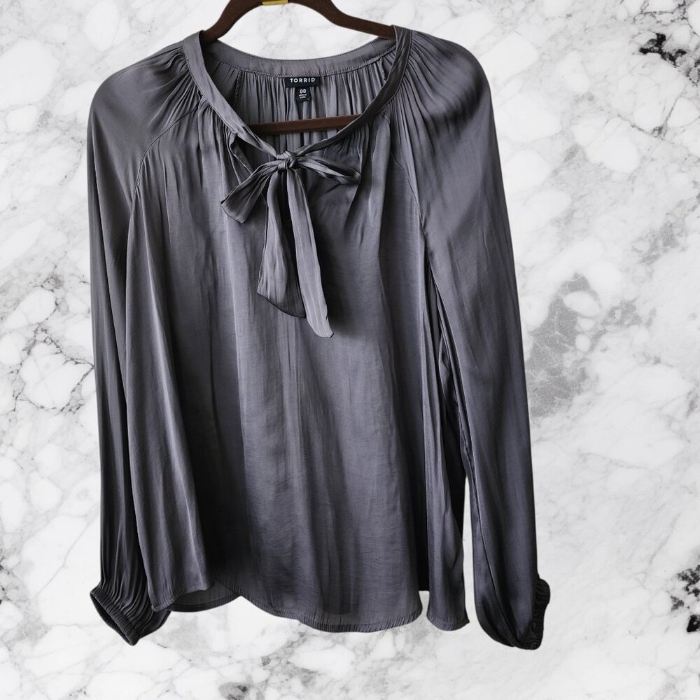 Torrid Gray Tie Front Peasant Blouse Size 00 (M/L)